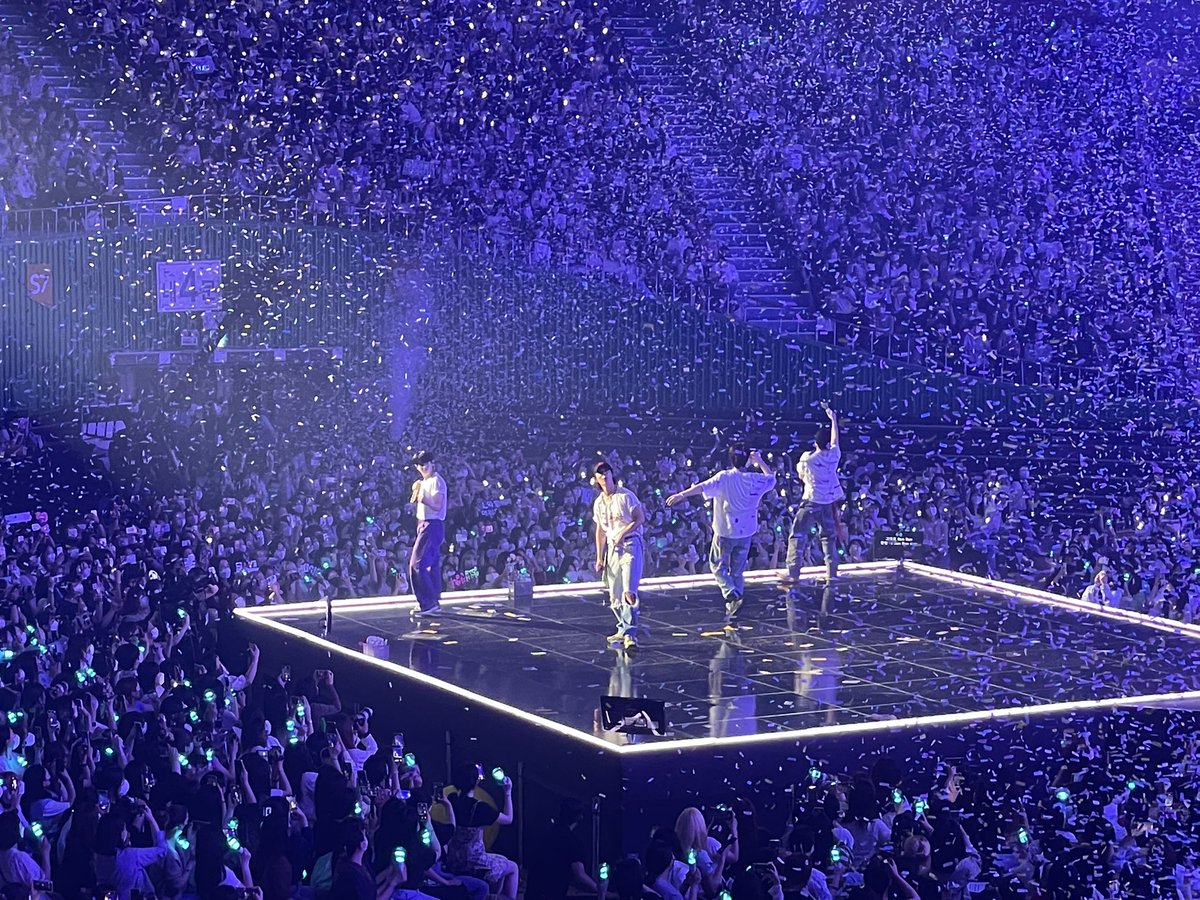 l0VEYS_'s tweet photo. 내 인생의 하이라이트 ㅠㅠ
옛날생각도 나구 그냥 너무 쮸았어.. 
앞으로도 쭉 함께해..🥺🫶🏻 https://t.co/Q2ZY3W6HAu