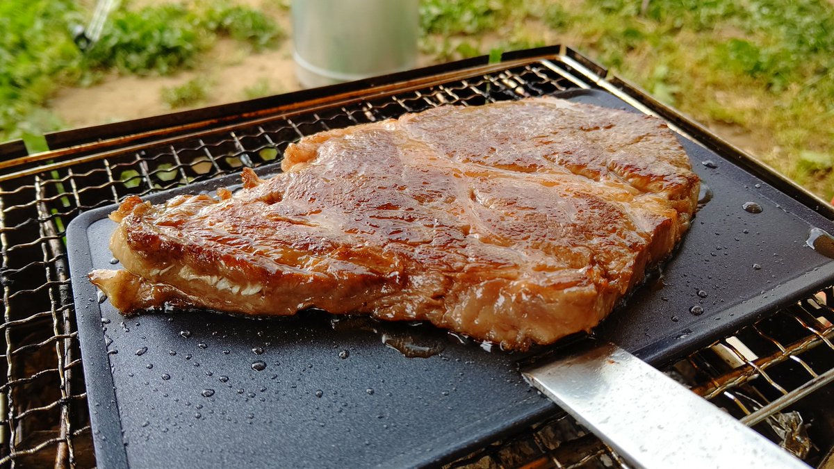 I5suuWxTn62CZKk's tweet photo. #キャンプ大好き
#D0D
#おデザ
#キャンプ飯
#デイキャンプ
今日はお初の場所♪
肉汁すごすぎた〜笑
贅沢なクリチ&いぶりがっこ
本日のおデザも彼作♪
チョコクレープアイス添え❤
んまっ(๑ ˊ͈ ᐞ ˋ͈ )ƅ̋グッ! https://t.co/4Mf2PH2Aot