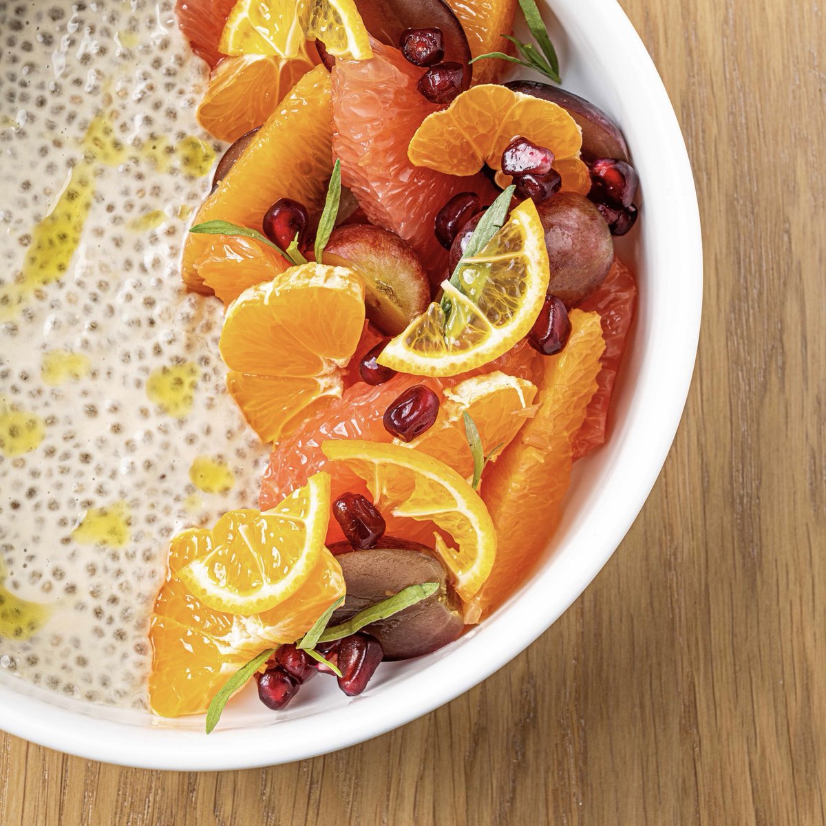 duckandpeach_dc's tweet photo. As beautiful as it is yummy, our vegan Earl Grey Chia Pudding is a symphony of fresh fruit made with grapefruit, pomegranate, mandarinquats and tarragon.
Brunch menu: https://t.co/8GKTqcV8Pk
#dcvegan #dcveganlife #dcvegetarian #dcbrunch #brunchdc #dmvbrunch #eatdrinkdc #tastedc https://t.co/GHOyiidDXN