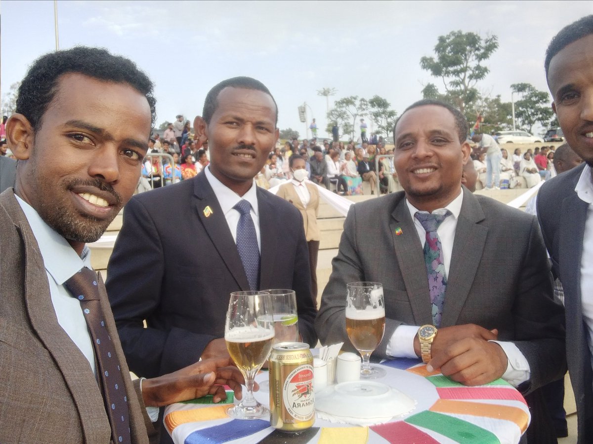 ሀዉናን ሀፍትና ኤርትራዉያን፡ እንቋዕ ንመበል 31 ናፅነት በዓል አብፅሃኩም፡፡ ዮሃና!
To my Eritrean friends, I wish you a Happy 31st Independence day. The celebration at #FriendshipPark indeed symbolizes the friendship between our two sisterly countries. @biniamb