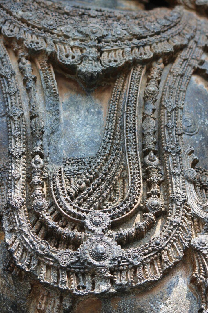 HeritageGirl7's tweet photo. Ask todays Designer Jewellers if they can make this kind of Intricate Jewellery which our Ancients designed on stones 1000s of year ago.. https://t.co/uXH4DmLKuS