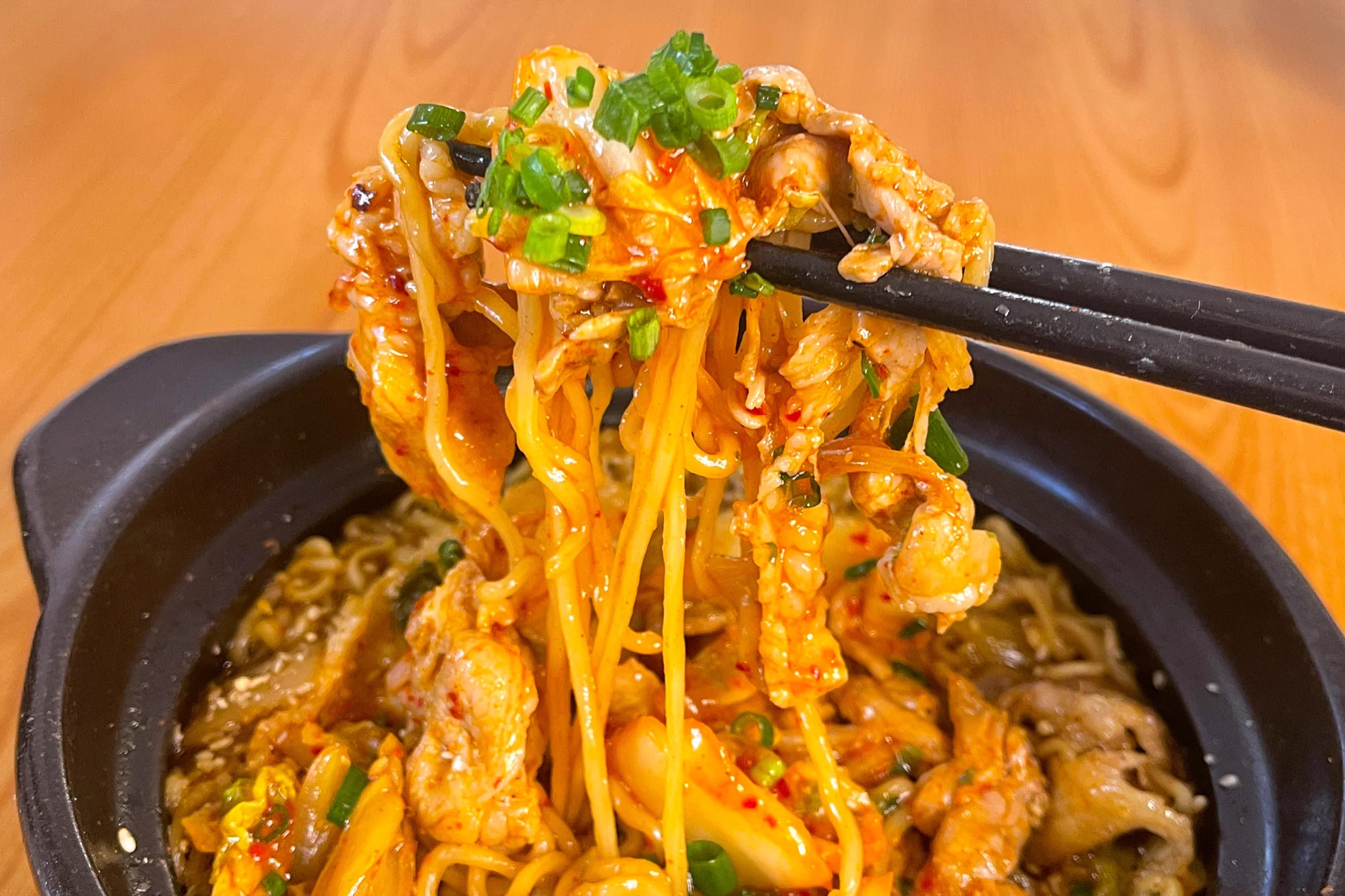 キムチの辛さで食欲増進！豚キムチ塩ラーメン。