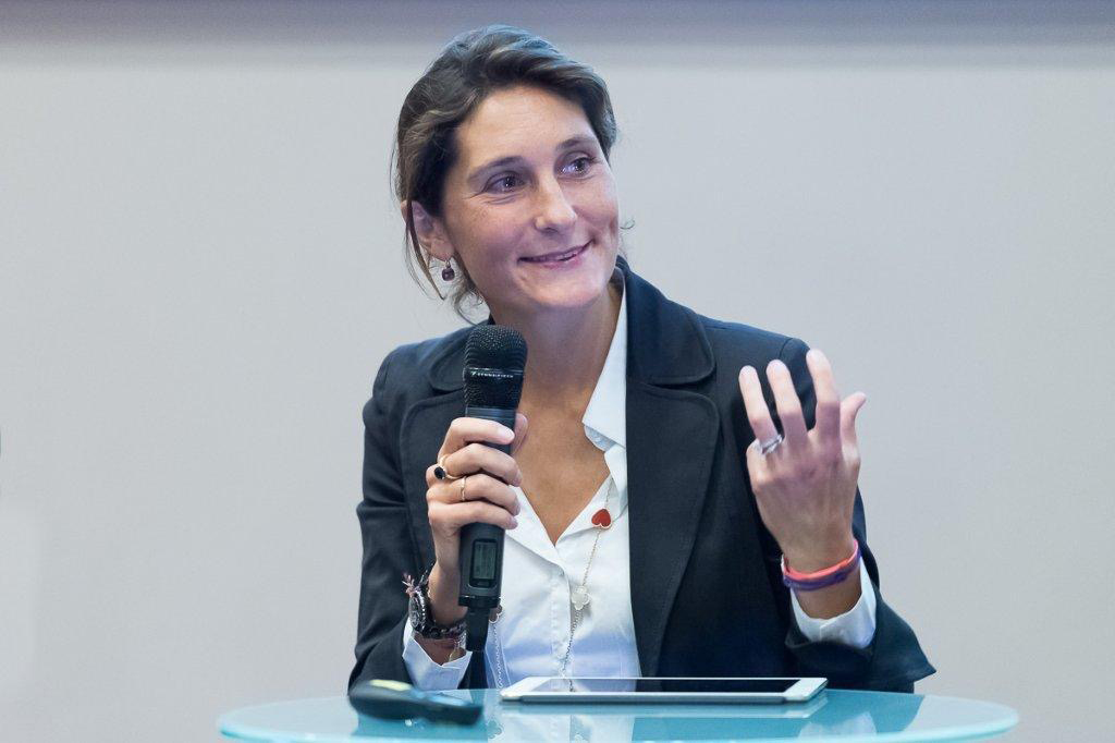 Sport_Web_I's tweet photo. En ligne demain matin à 7h30.

Face aux dossiers &amp; priorités politiques qui lui sont imposés [#Paris2024, Santé, Parité, Inclusion, Résultats, Événementiel...], la nouvelle Ministre des Sports @AOC1978 doit-elle s'interdire d'ouvrir l'énorme chantier du sport numérique ? https://t.co/yk68GHbIgQ
