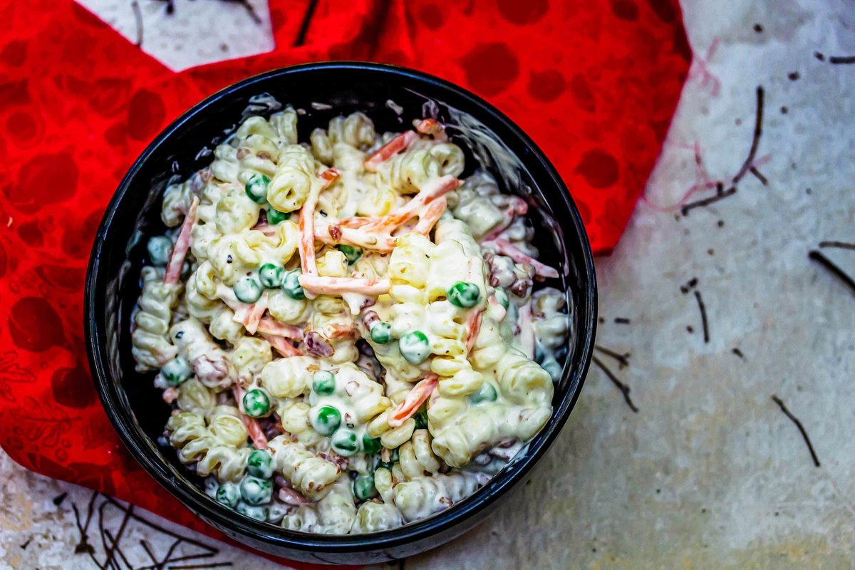 Bacon Ranch Pasta Salad {Creamy Pasta Salad Recipe} dlvr.it/SQrMXn