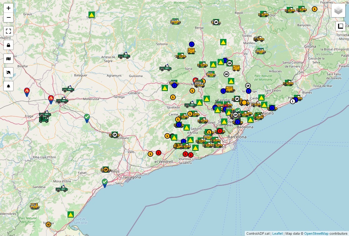 sfadfcat's tweet photo. 🔴 [15:45h] Jornada amb risc molt elevat d'incendi forestal a #Catalunya. Les #adfcat tornen a mostrar una implicació màxima. 

➡️ Despleguem:

🧑‍🤝‍🧑 223 voluntaris
🚒 92 vehicles
🏠 64 ADF

Gràcies voluntàries i voluntaris! Som territori, Som Prevenció!

📸 @controladfcat https://t.co/drfwHpjttu