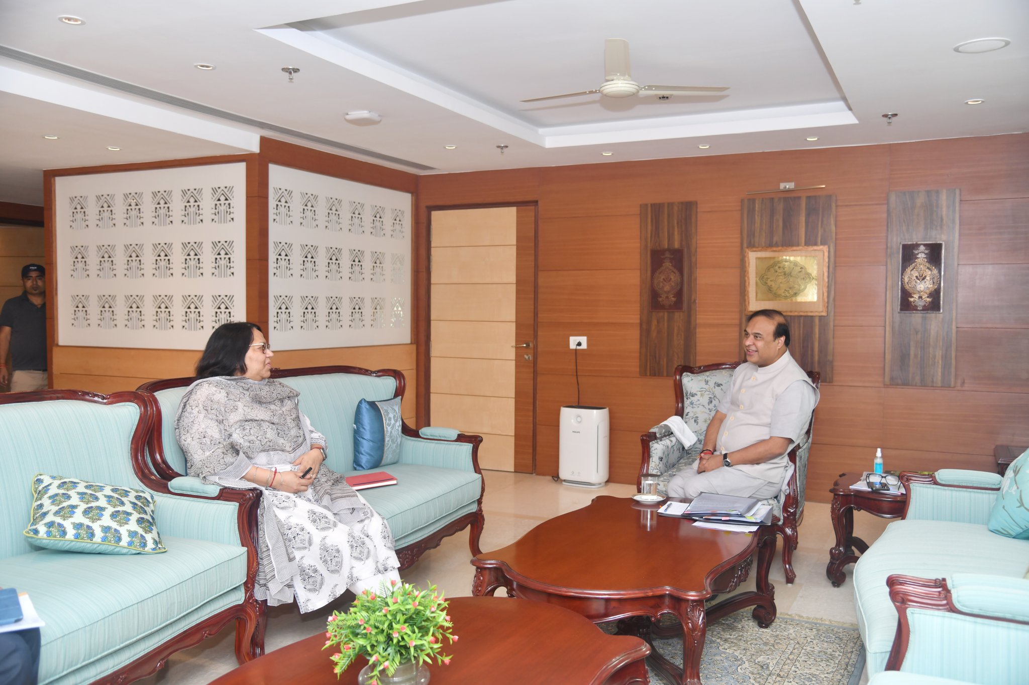Himanta biswa sarma on twitter had a fruitful discussion with nhai