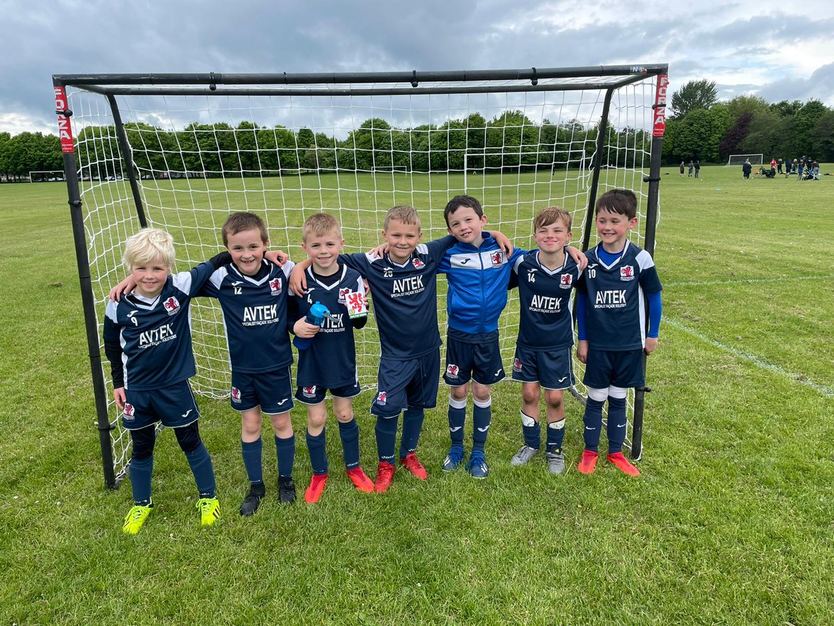 RoversCC2014s's tweet photo. Lots of goals, tackles, energy, and most importantly lots of fun for the Rovers Thunder and Lighting sides this morning against our friends from The Young Glens and East Fife Community Football Club 

Well done to Ethan and Ethan for the fair play cards 👍⚽ https://t.co/0pbXGClRjT
