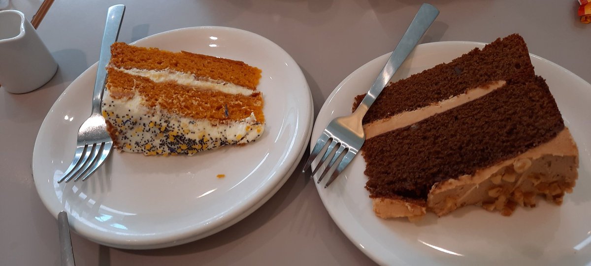 RobertaAshworth's tweet photo. Free cake &amp; coffee https://t.co/pAh8uwZVqh
