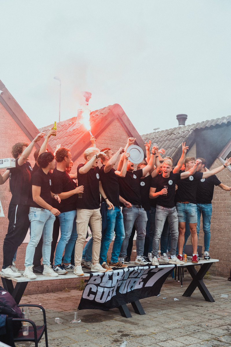 NathanLoonstra's tweet photo. Kampioenen! 🏆 https://t.co/rIpCEhswhm