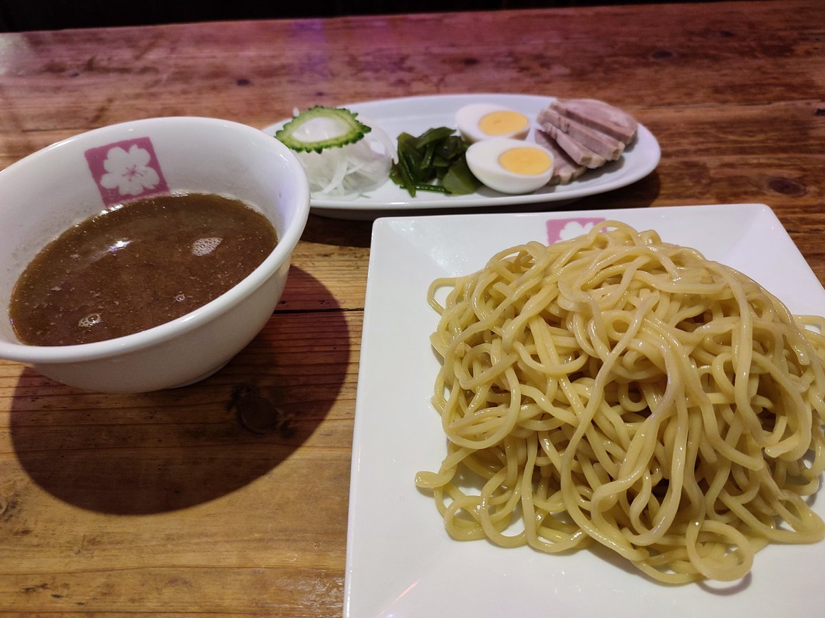 桜坂のゲイバーで飲み狂った後はレゲエ・ダブの流れるSAKURAのつけ麺つけ麺SAKURA 