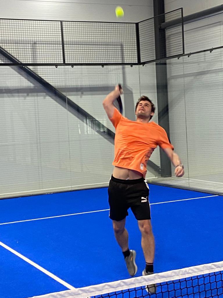 Magnus Carlsen on X: In the last year I have come to really enjoy playing  padel tennis. So when I got the chance to learn from the best I was  thrilled! Met