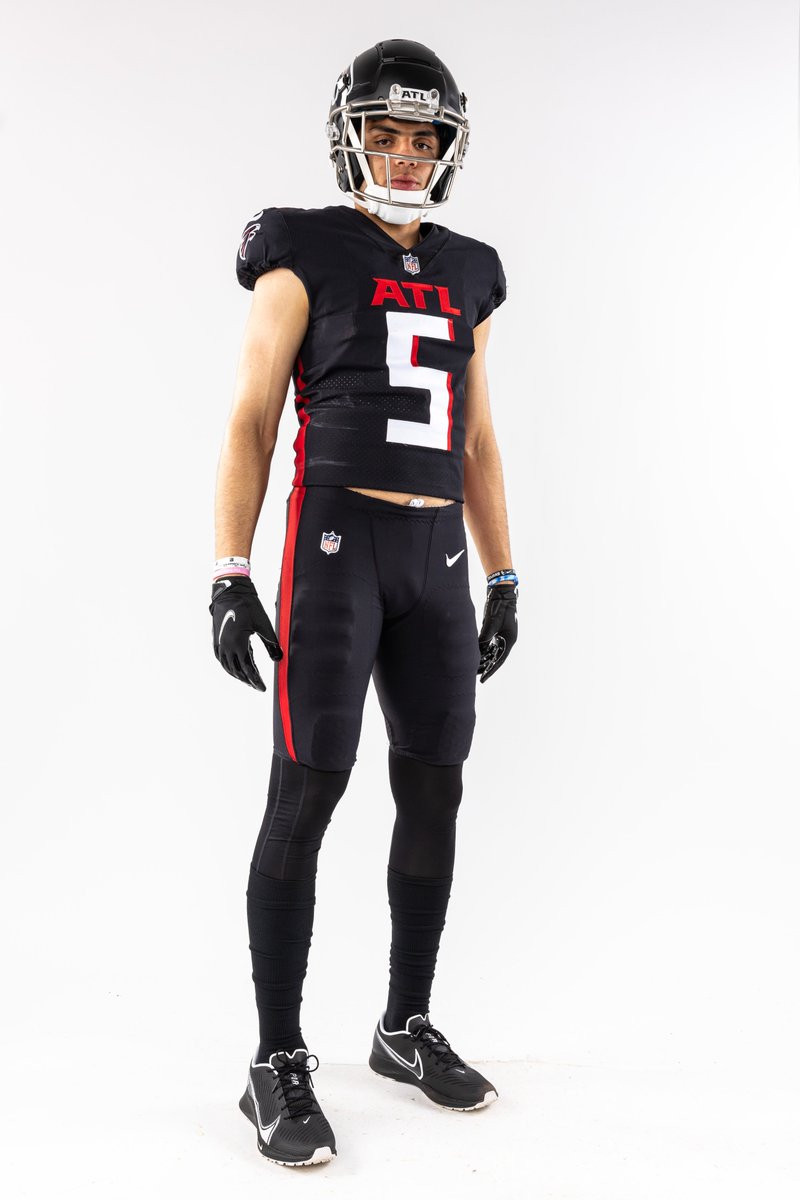 First look at Drake London in our uni 👀