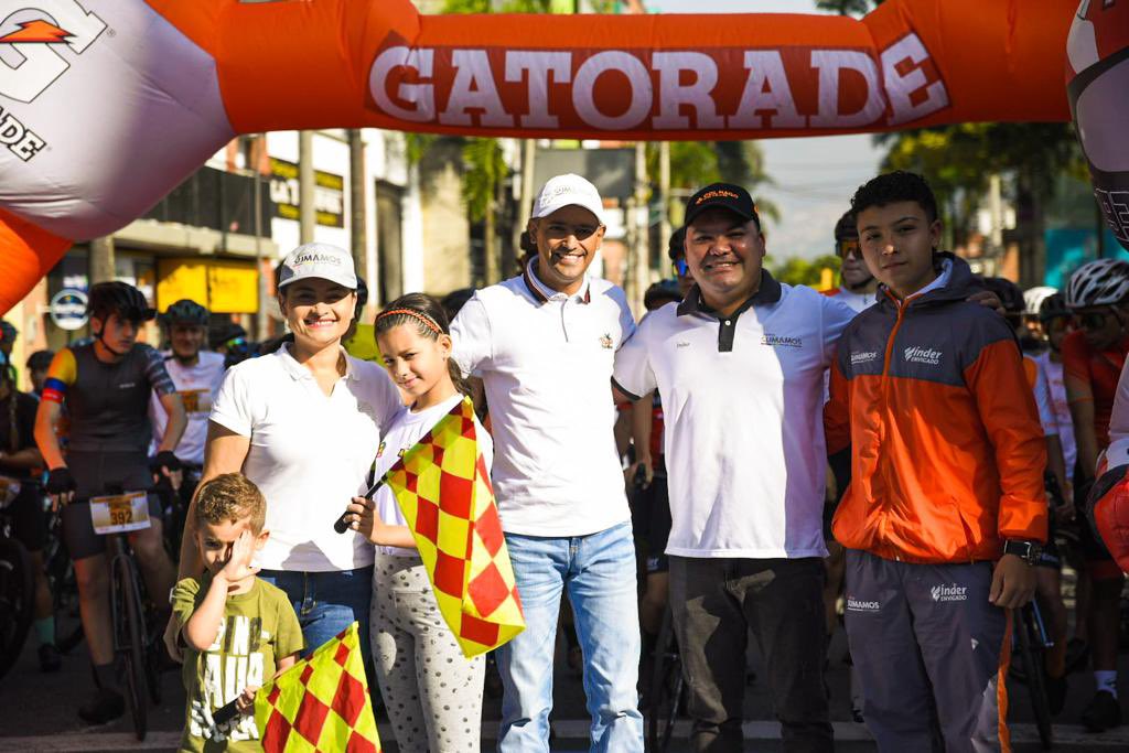 braulioEMarquez's tweet photo. ¡Hoy, amantes a la bicicleta de ruta y ciclomontañismo de Antioquia, viven en #Envigado la 1era versión de #Trepadores a la #Catedral! 🏔🚲🏁
 
¡Tras una masiva inscripción de más 600 deportistas, Envigado continúa demostrando que es referente deportivo! 

#SumamosDeporte https://t.co/Tvv35hqkZR