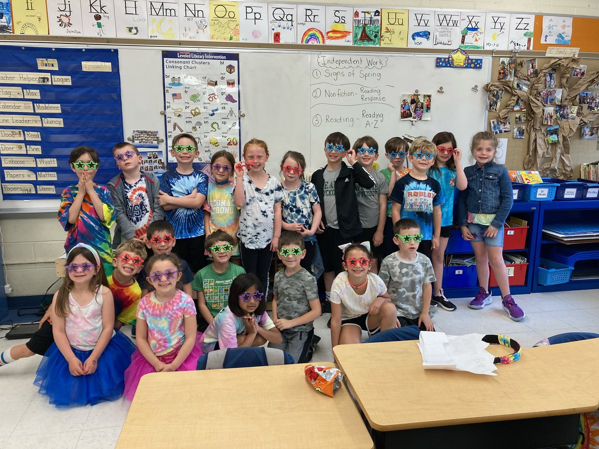 ECalamito's tweet photo. 1C was full of ⭐️stars⭐️ on Twin Day! @WPSSicomac @wyckoffschools https://t.co/JRBW14amQd