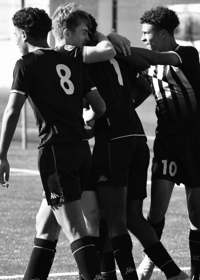 AngersSCOAsso's tweet photo. 📲 PLACE AUX TAB !!!
ANGERS : ❌ ✅ ✅ ❌ ✅
LYON : ❌ ✅ ✅ ✅ ✅

TOUT SIMPLEMENT MERCI MESSIEURS ! VOUS AVEZ ÉTÉ MAGNIFIQUES ! 🖤🤍 #U17SCO https://t.co/1VpnwAUzIi