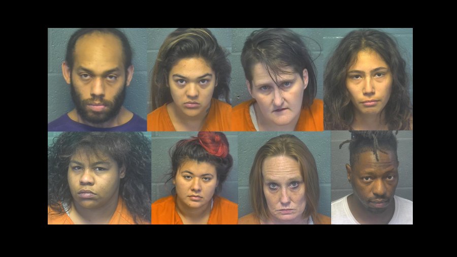 Las autoridades de locales de Oklahoma detuvieron a estas 8 personas por este caso de secuestro y prostitución de menores.