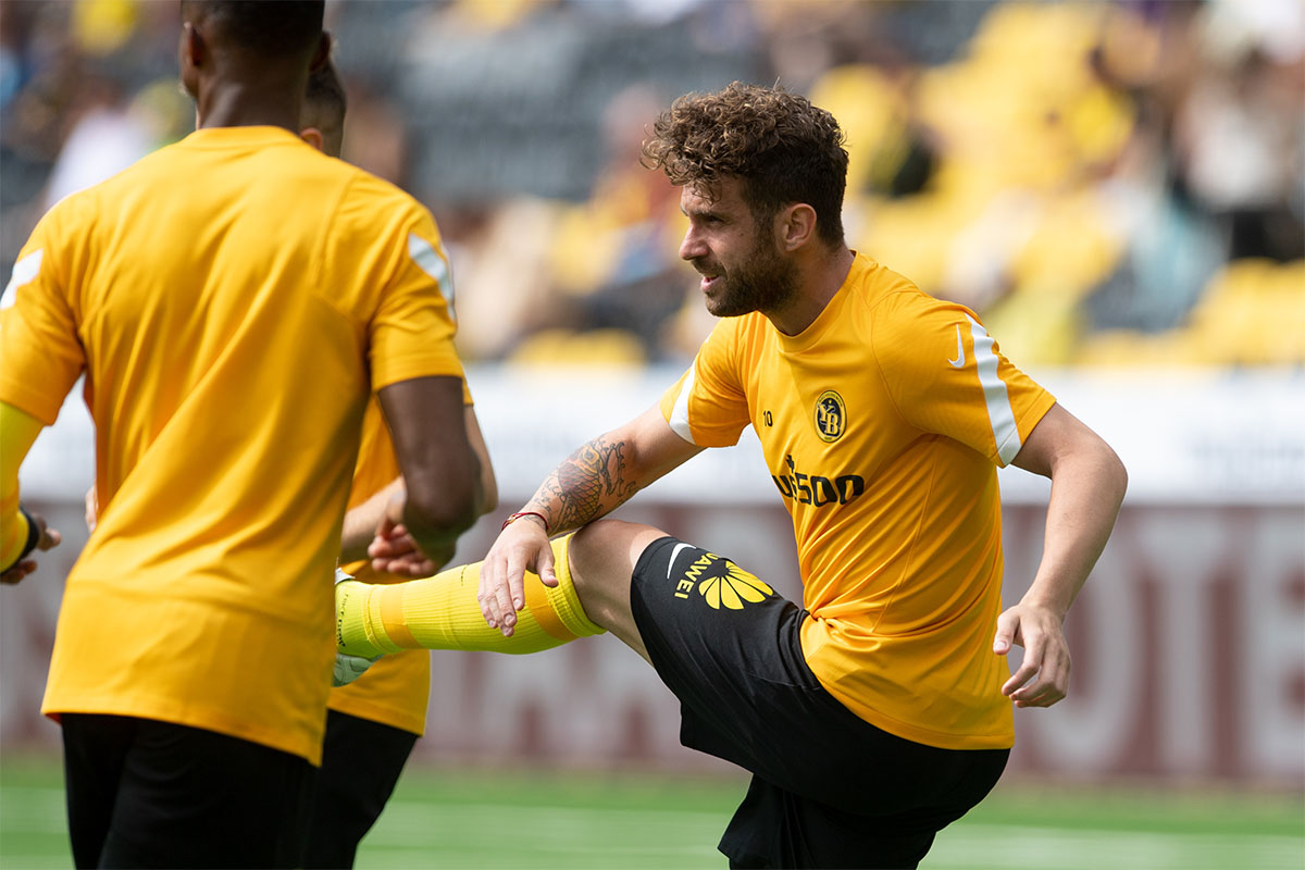 BSC_YB's tweet photo. Warm Up 💛🖤 #BSCYB #MerciSuki #YBGC https://t.co/fmtLVFmKYm