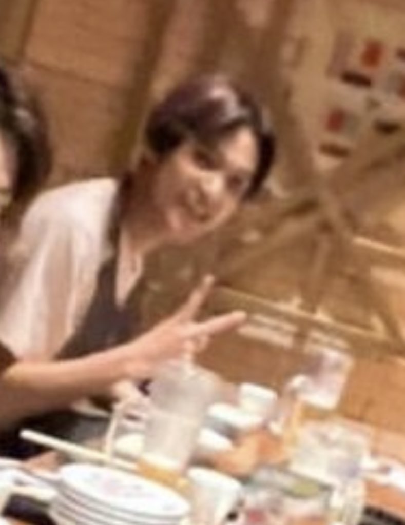 noxx_nox's tweet photo. 태용이 인스타에 해찬이!!
맥주마시나봐 앞치마도 야무지게 하고.. 귀여워ㅜㅜ https://t.co/TYd8acPFaR