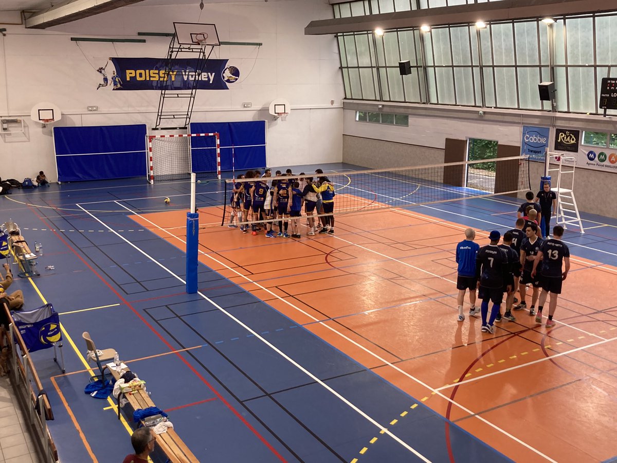 EgeEric's tweet photo. Très beau match des seniors Poissy contre Antony 3. Et une victoire pour Poissy Volley en 2 sets gagnants !!! Bravo !! @villepoissy @KARLOLIVE #poissyvolley @gaufrete2001 https://t.co/tN0a3QcPlE