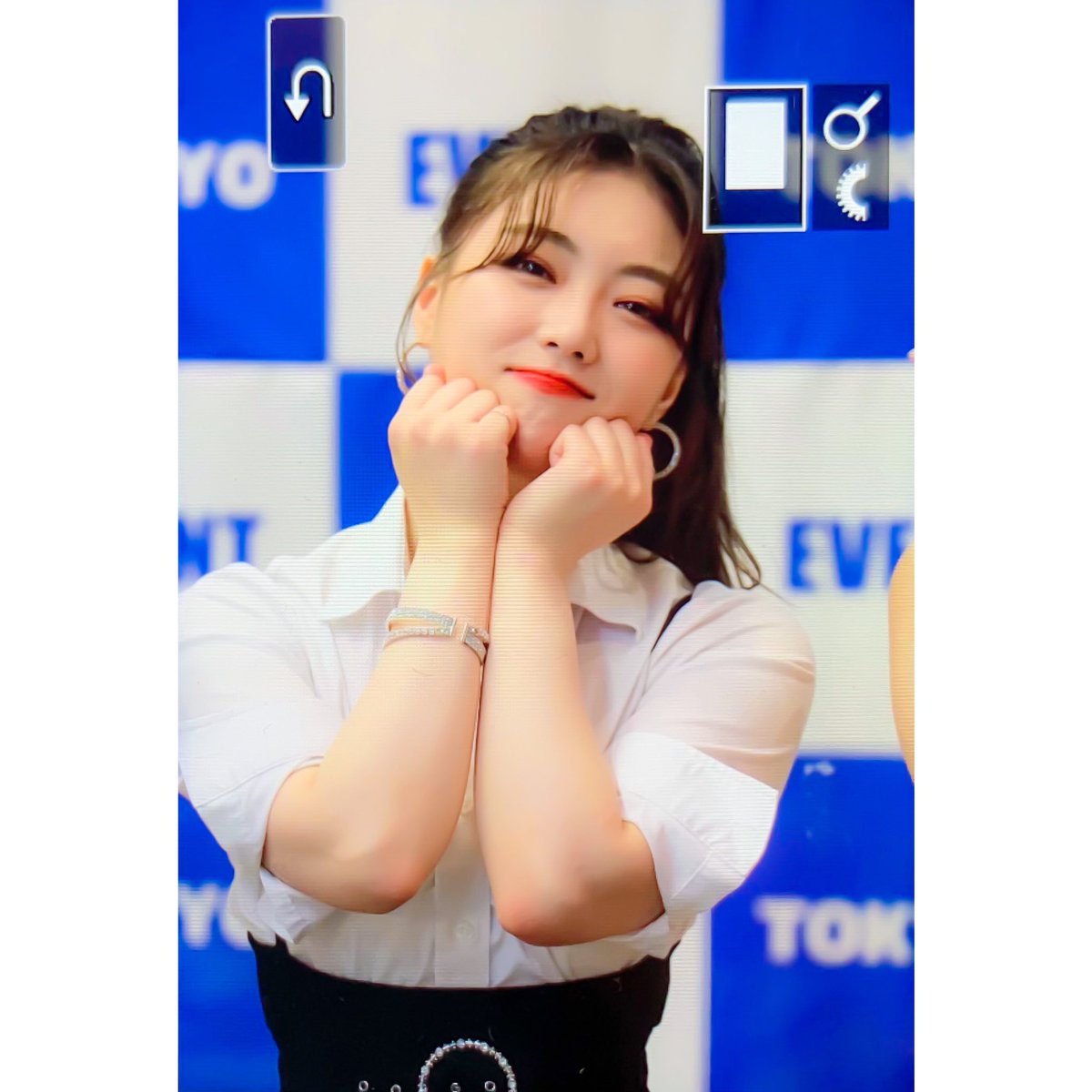 _skypyon's tweet photo. 220522 PREMIUM LIVE in TOKYO 프리뷰

#세러데이 #하늘 #SATURDAY #HANEUL #セロデイ #ハヌル 
#하늘이와_스카이뿅의_행복한_일기 
@saturday718 @SATURDAY718_jp https://t.co/004e5uwPUs
