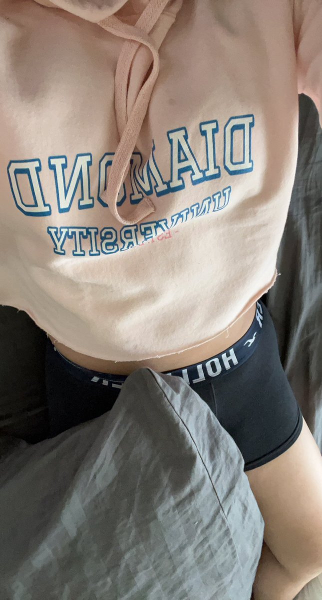 LakeLikeWaters's tweet photo. I love my crop top hoodie🥰 @rourkesdiamonds @rourkesstore #gay #bottom #nsfw #Femboy #twink #femboylegs #softboy #nsfwxrolplay https://t.co/e0ycHOdV64
