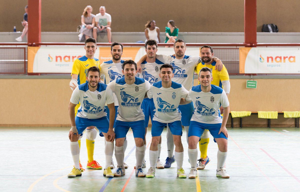 🏆 3ª División - Grupo 4
📆 Jornada 26
🏟 Colegio Paraíso Sagrados Corazones

3️⃣ <a href="/cdparaisosscc/">CD Paraíso SSCC</a> 
4️⃣ <a href="/cascoantiguofs/">C.D.E. Casco Antiguo</a> 

<a href="/Davidel9deltoro/">David H</a> ⚽️⚽️
<a href="/Lope_esteban99/">LØPE</a> ⚽️
<a href="/sergiosancheza4/">sergio</a> ⚽️