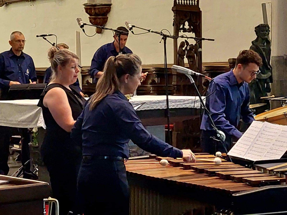 PhilSittard's tweet photo. ‘Da Parte’ in de St. Petruskerk Sittard samen met Verklanking en Vocaal Ensemble Quint. Alles kwam vanmiddag samen na een lange voorbereiding en uitstel wegens Corona met een fantastisch concert. #DaParte @LCMverklanking https://t.co/Rpy8dfTOwk