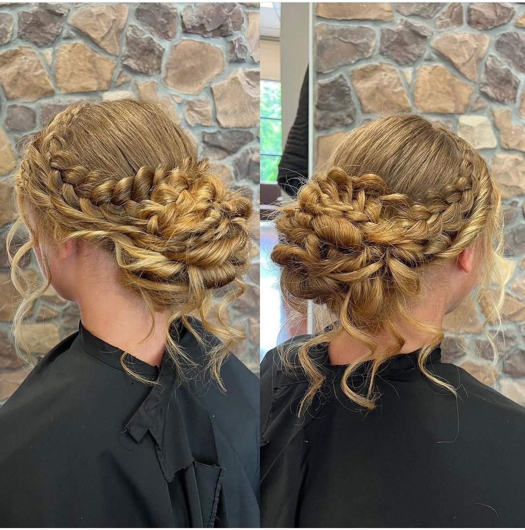 It's prom season. Our Designer, Monica gave her client this amazing braided bun for prom. 
balancehairspa.com/appointment-re… 

#beinperfectbalance #beautyatbalance #bemycanvas #extonpa #chesterspringspa #downingtownpa #downtownwestchesterpa 
#promhair #formalstyling
