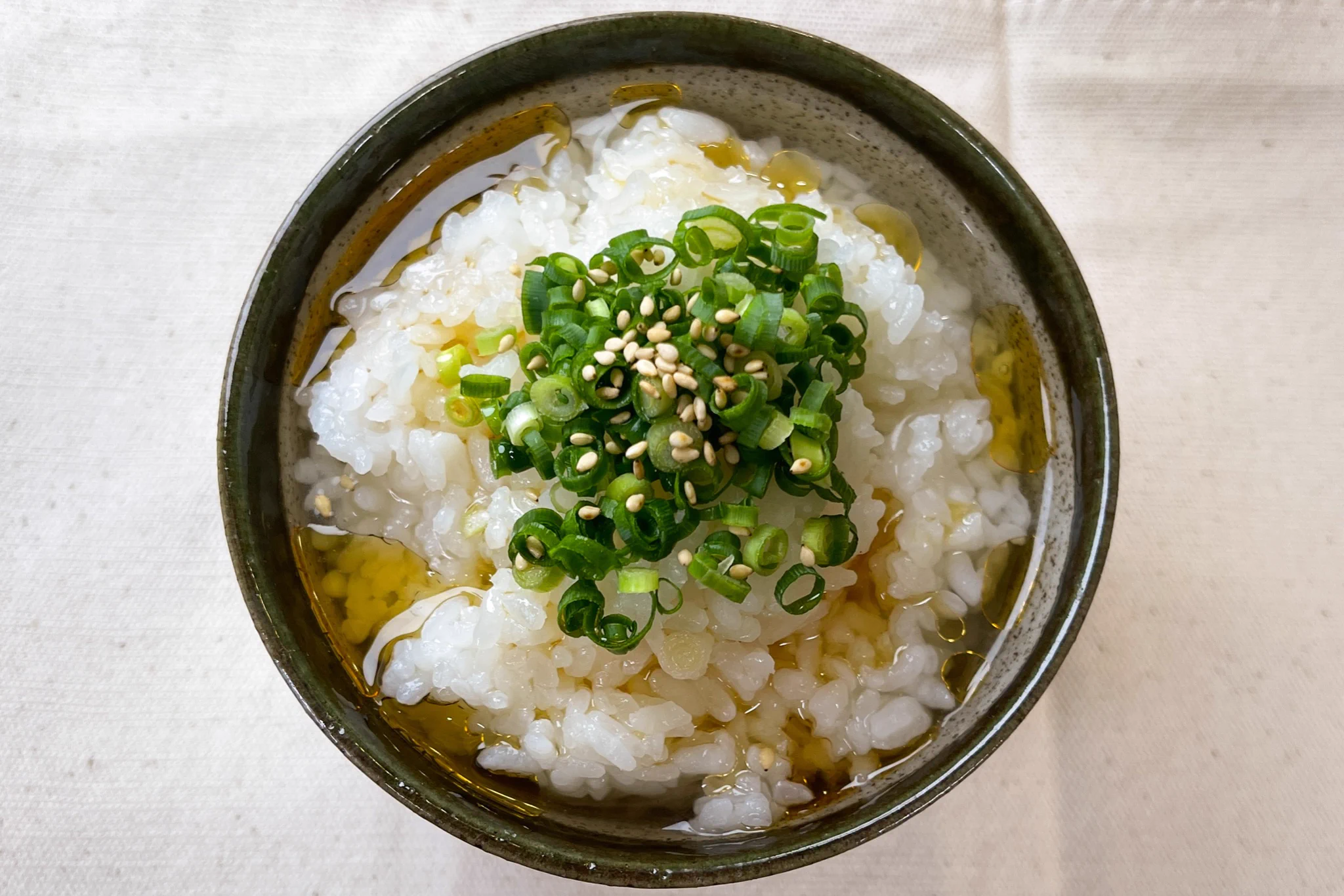 食欲がない時にもおすすめ！冷製鶏ガラだし茶漬け。