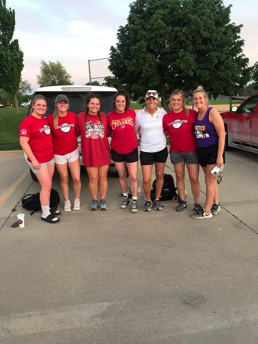 softballIndians's tweet image. It’s a great feeling when you see 6 former player’s still owning the field like they did in high school and playing a game they 💜. 
#culturenevergraduates
#onetribe
🥎💪🏻💜