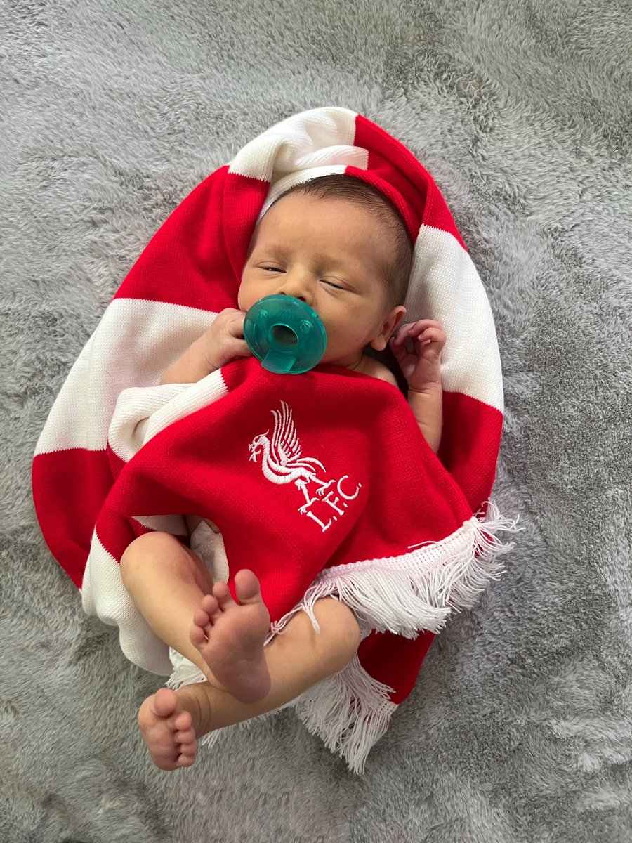 markdaisymusic's tweet photo. @NBCSportsSoccer @premierleague @PLinUSA Big day for the reds! #MyPLmorning https://t.co/xNZuG3mfv7