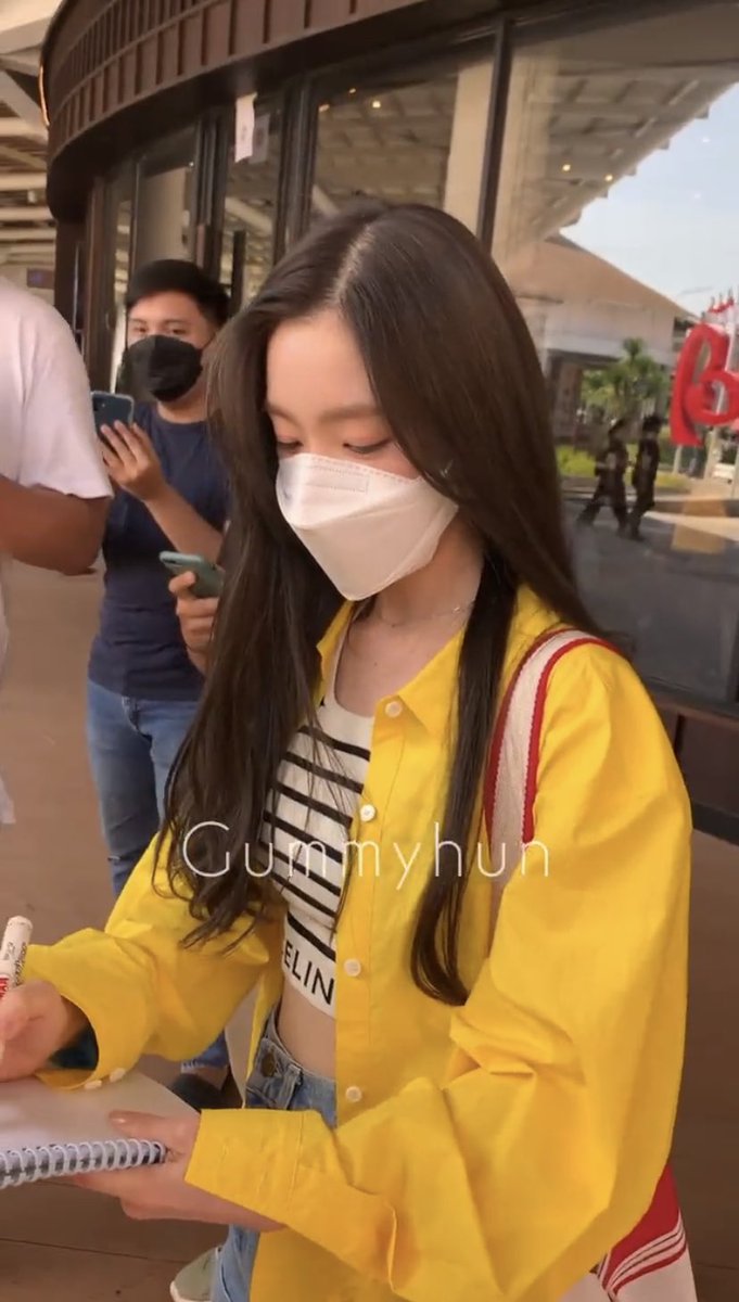 hivelvets's tweet photo. a thread of irene in bali 💗 https://t.co/PL3CPCm0oV