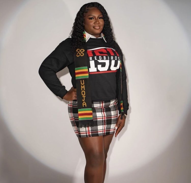 LE_Zetas's tweet photo. Congratulations to one of our graduates Soror Hannah 🥳 she recently graduated with a B.S in Public Health 🩺 and she will also be working at Rush University Medical Center over the summer! 

#ISU25 #ISU24 #ISU23 #ISU22 #ZPhi #ZetaPhiBeta https://t.co/iqxuvNSs0a