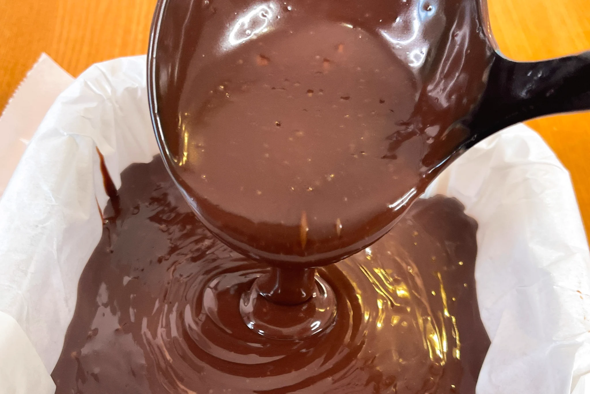 オーブン不要の材料4つで簡単生チョコタルト。