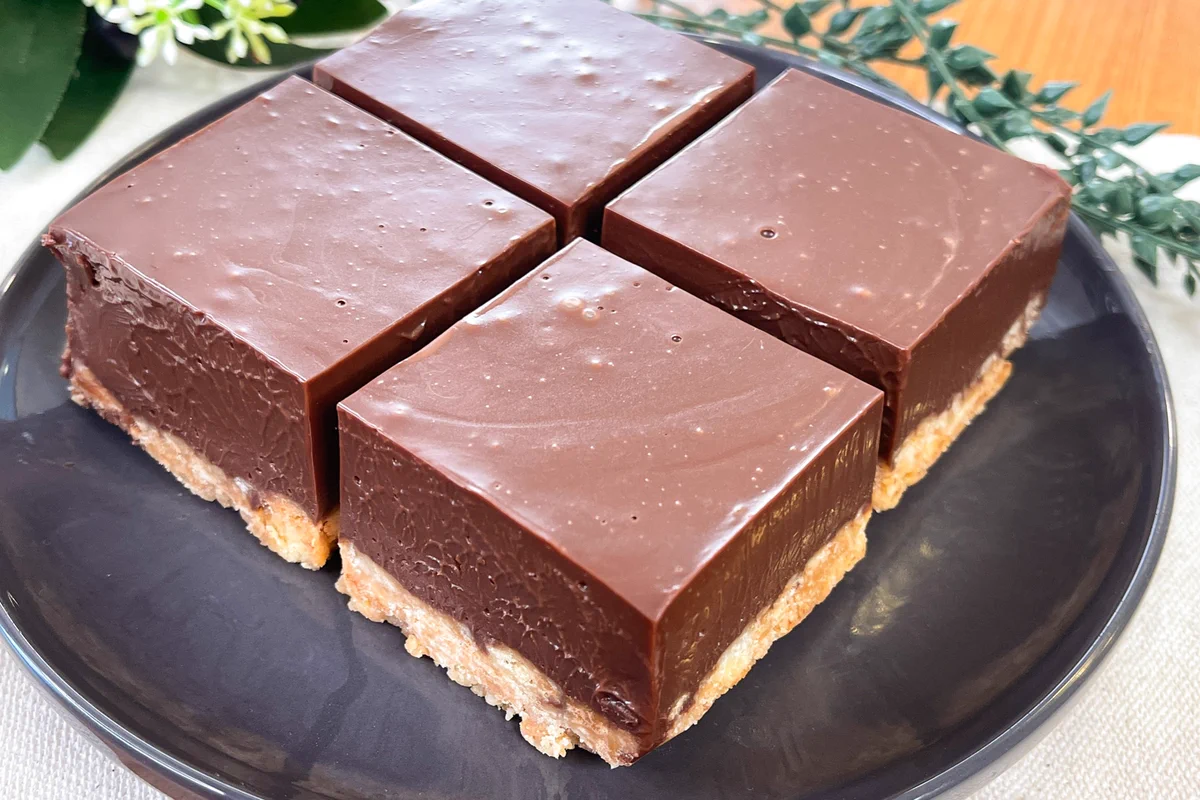 オーブン不要の材料4つで簡単生チョコタルト。