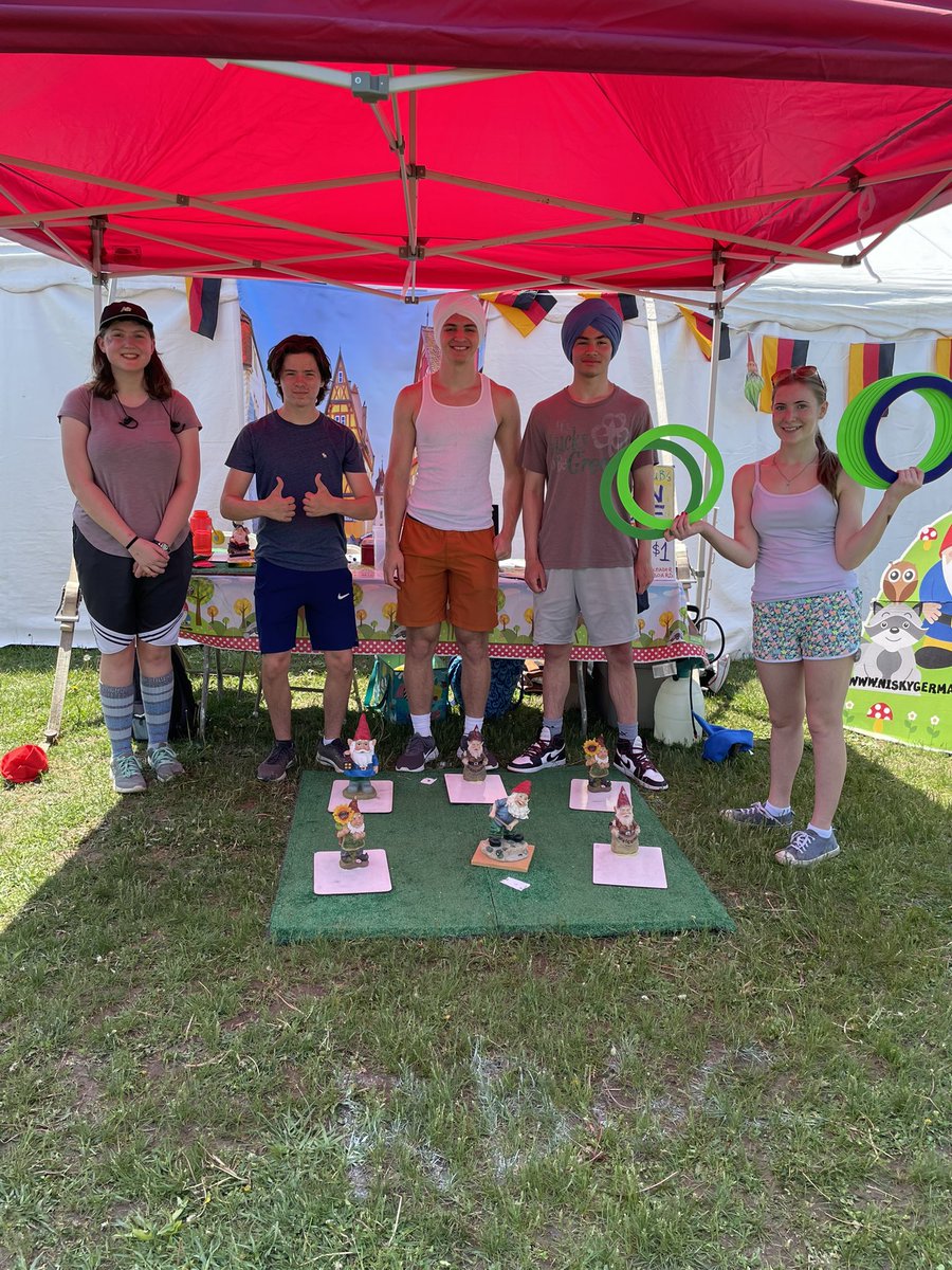 niskygerman's tweet photo. ☀️✨🇩🇪Huge thanks to our incredible Deutsch Klub members who ran the Gnome Ring Toss game & Friends of German table at #NiskaDay yesterday. Special thanks to Deutsch Klub officers (pic 1) for their enthusiasm, welcoming spirit, & teamwork - it’s been a great year! https://t.co/u42jZ87FIo