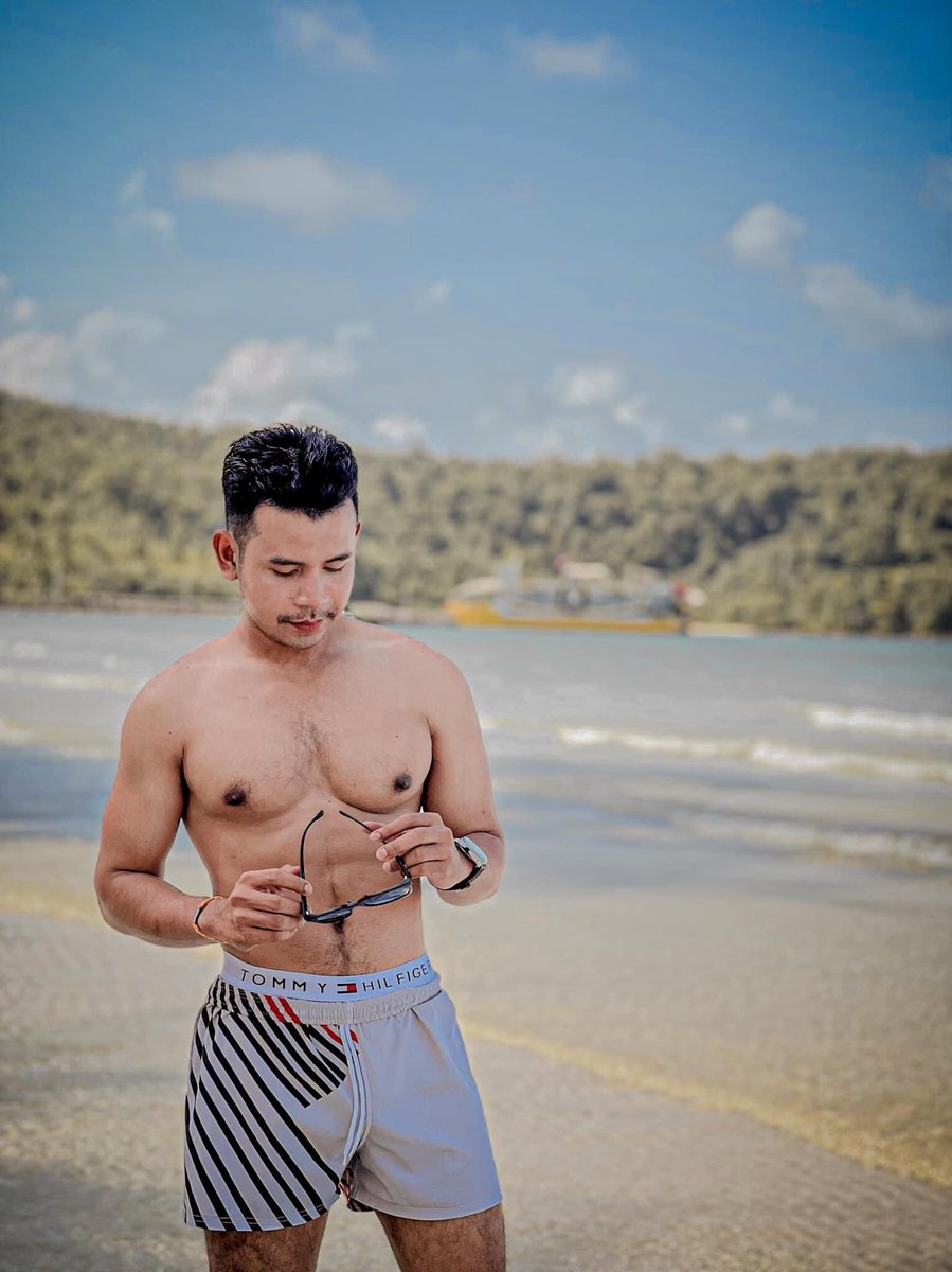 នៅជាមួយខ្ញុំ ខ្ញុំត្រូវការតែ6ទេ បើអូនមិនចង់បងរកនាក់ថ្មី😘