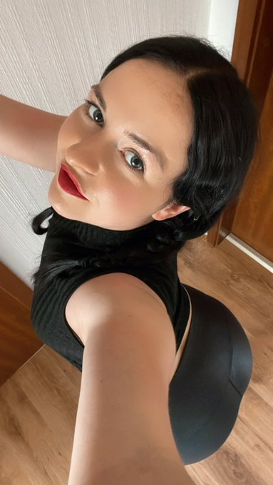 Ich hoffe ihr habt einen sch&ouml;nen Sonntag! 🫶🏻 Was treibt ihr? Lazy day oder m&uuml;sst ihr arbeiten? ☺️ https://t
