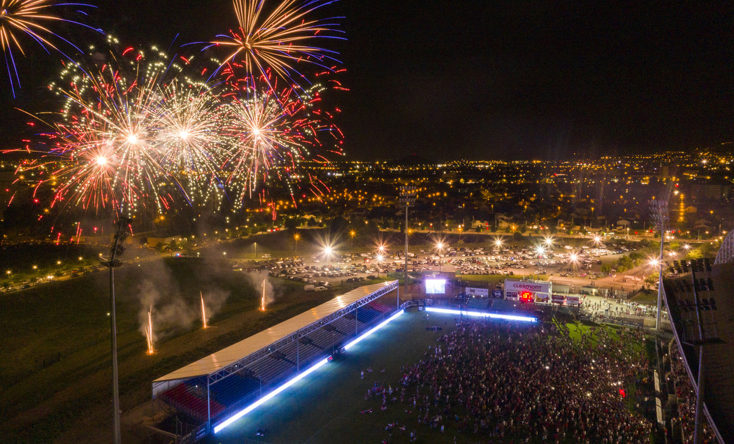 LaMontagne_TDS's tweet photo. Football / Clermont Foot - Lyon : retour en images sur la fête au Montpied et la magnifique célébration de cette saison pas comme les autres #football #Ligue1 #CF63OL #Montpied 
https://t.co/kzzd30EAca https://t.co/cVfwJBChPj