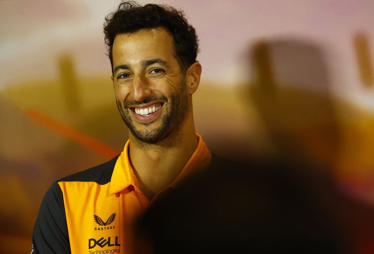 ricciarchive's tweet photo. if it all goes wrong 
danny, just hold on 🧡 https://t.co/OsVIOhHMJP