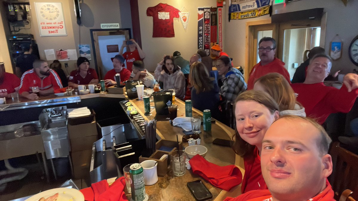 MMelfi1's tweet photo. @LFCUSA Come on you Reds!!!!! @LfcSprings are ready! https://t.co/BxCHL0EEAn