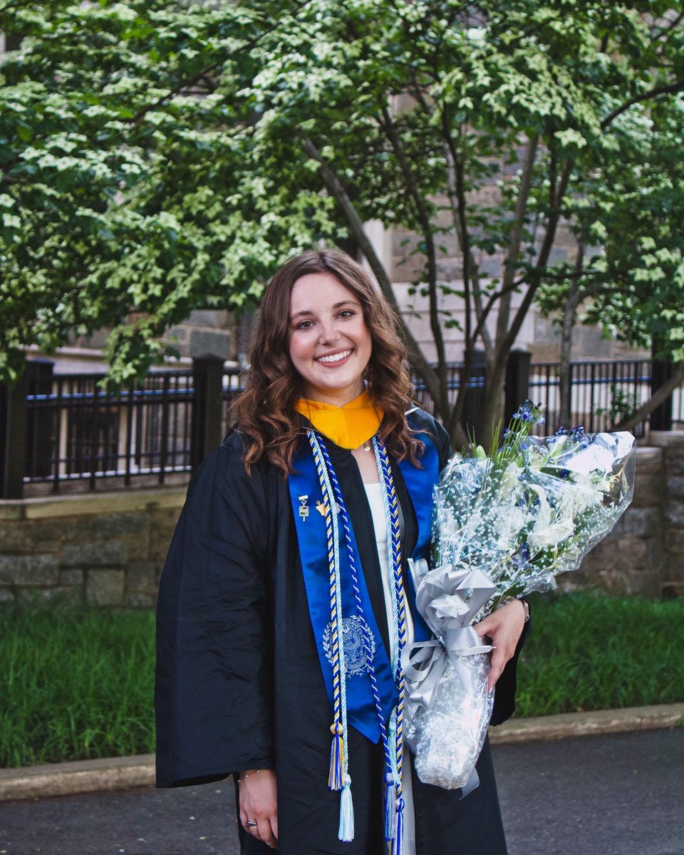 Julia Alvey tweet media