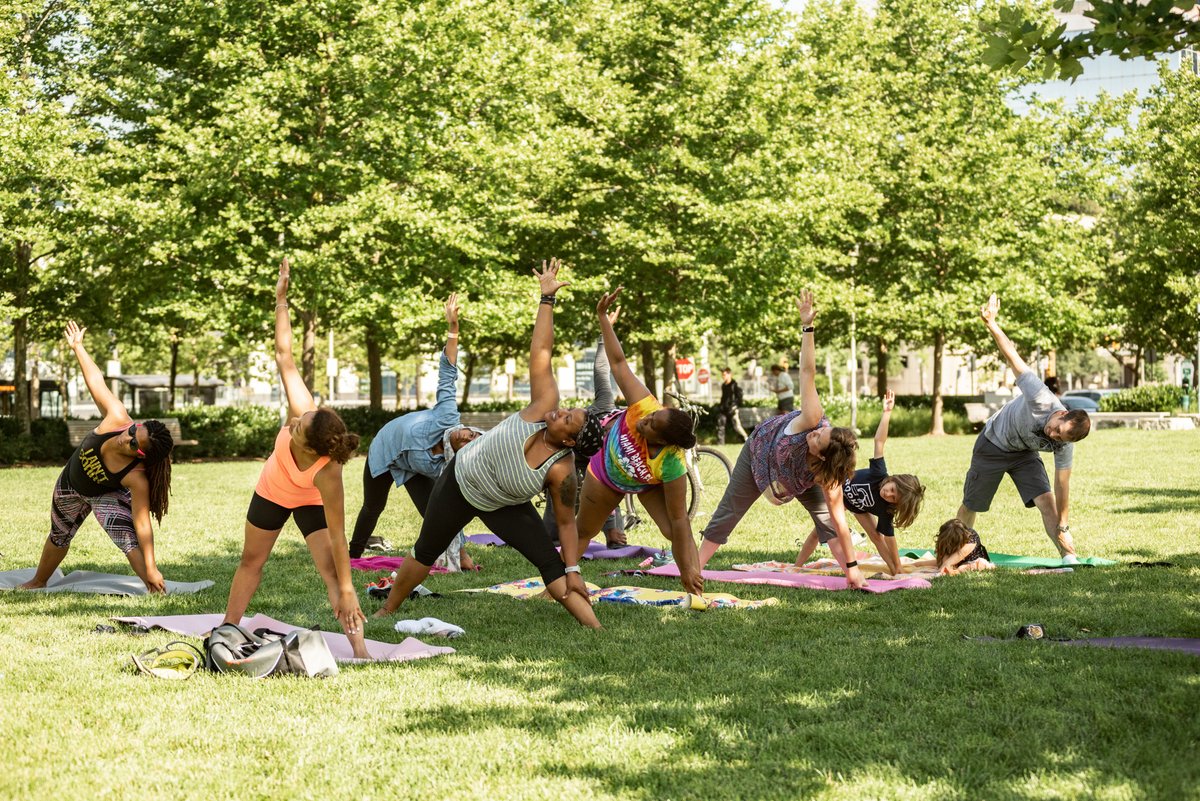 Tag your bestie you would take to Vinyasa Yoga with you in the comments! ✨Join our FREE yoga classes with <a href="/BreathingDragon/">BreathingDragonYoga</a> every Wed. 5:30pm at Wills Park until June 15th. <a href="/Medifast/">Medifast</a> waterfrontpartnership.org/enjoy/waterfro…