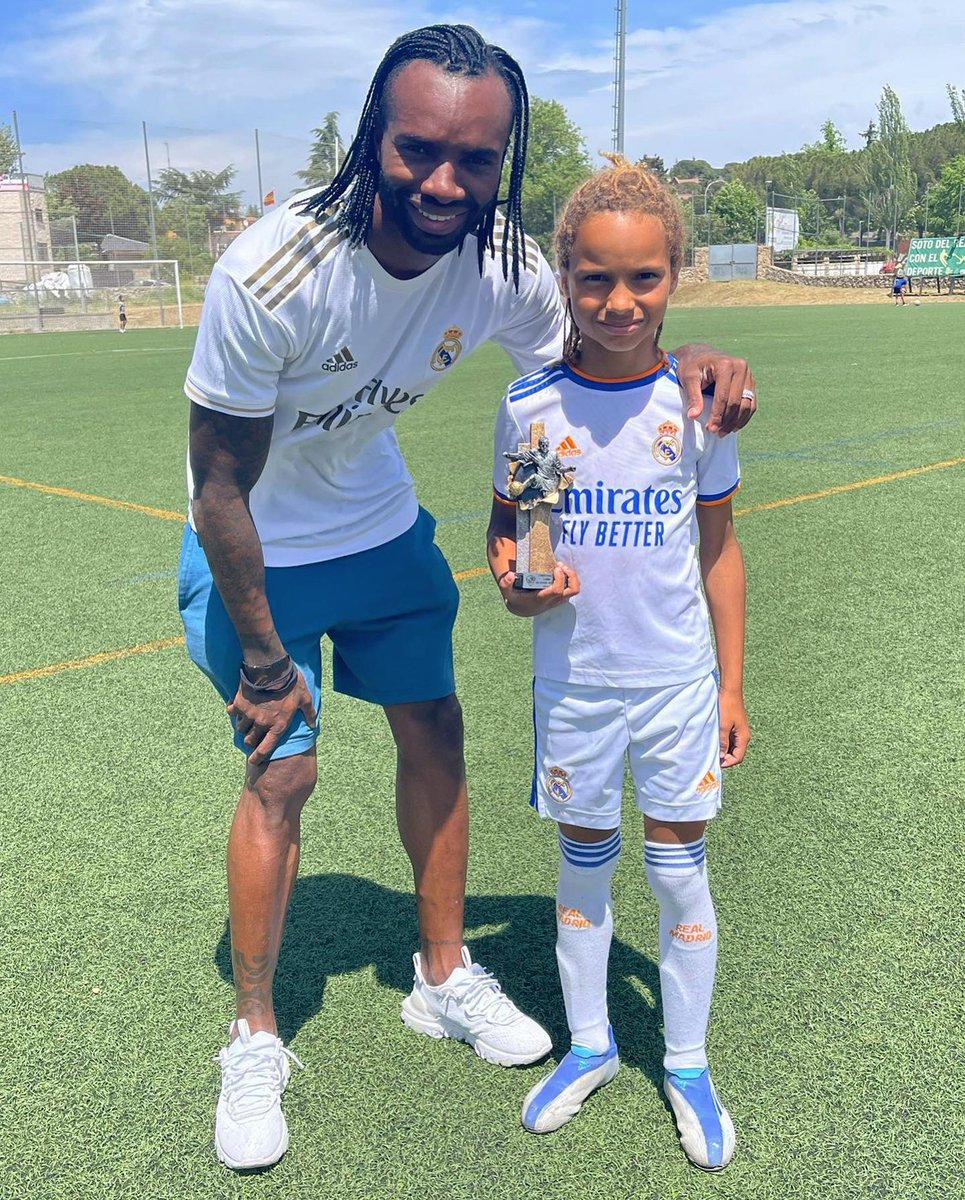 Acompañándote en el camino, disfrutando el momento. Enhorabuena hijo 😊💪🏾⚽️🙏🏽
