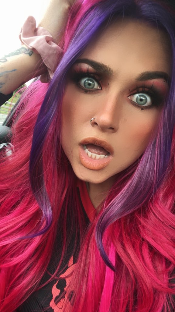 BronnieMusic's tweet photo. SEEING MY CHEMICAL ROMANCE TONIGHT FOR THE FIRST TIME EVER😭 

I HOPE YALL ALL OVER THE WORLD CAN HEAR ME SCREAMING WELCOME TO THE BLACK PARADE C YA!! https://t.co/sOS7L5hK2v