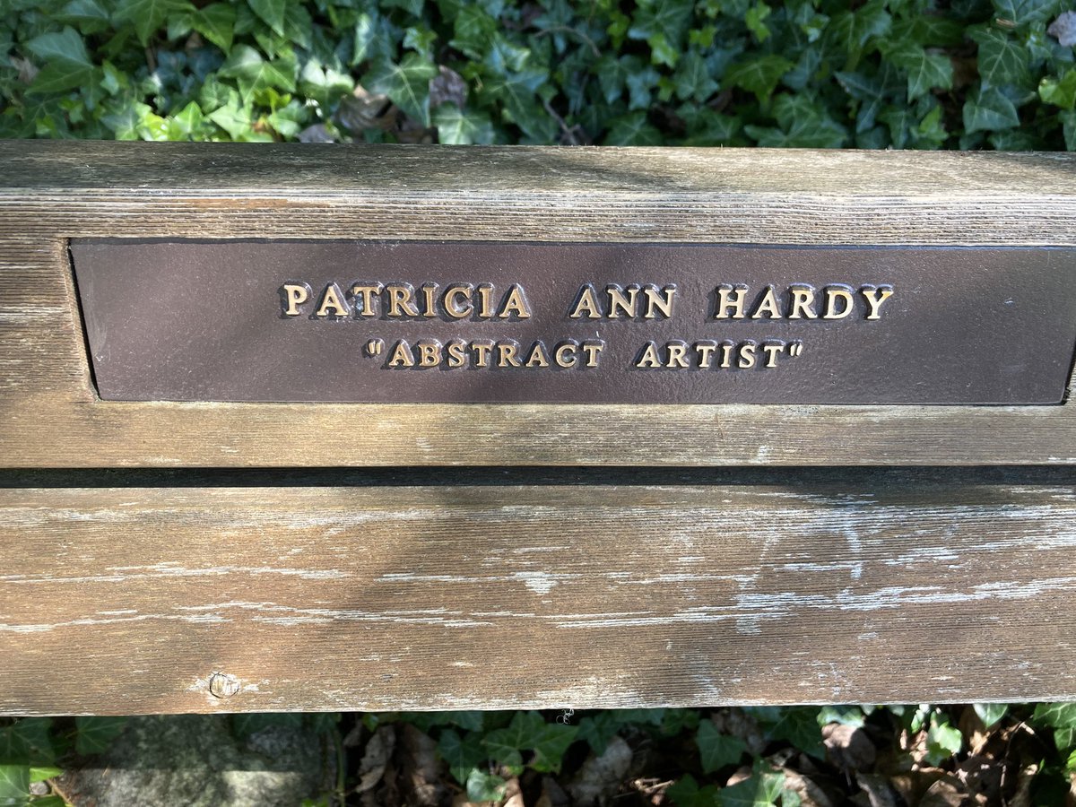ShariGraydon's tweet photo. Was she just “pretending” to be an abstract artist? Was that her cover profession? #scarequotes https://t.co/8QRDSdSzrE
