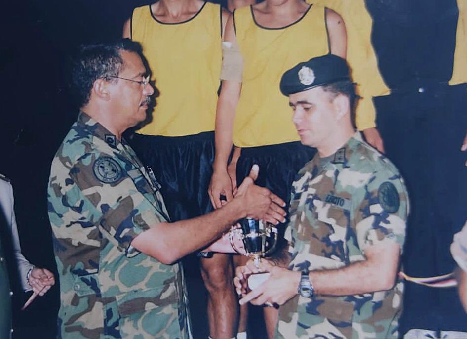 vladimirpadrino's tweet photo. Cuanto honor significó para mi tener como comandante a mi GJ Jorge Luis García Carneiro, un líder auténtico, un patriota, un exponente de la lealtad, un general del pueblo. Hoy lo recordamos a un año de su partida física. ¡SEAMOS COMO GARCÍA CARNEIRO! https://t.co/PKdlKSjYMK