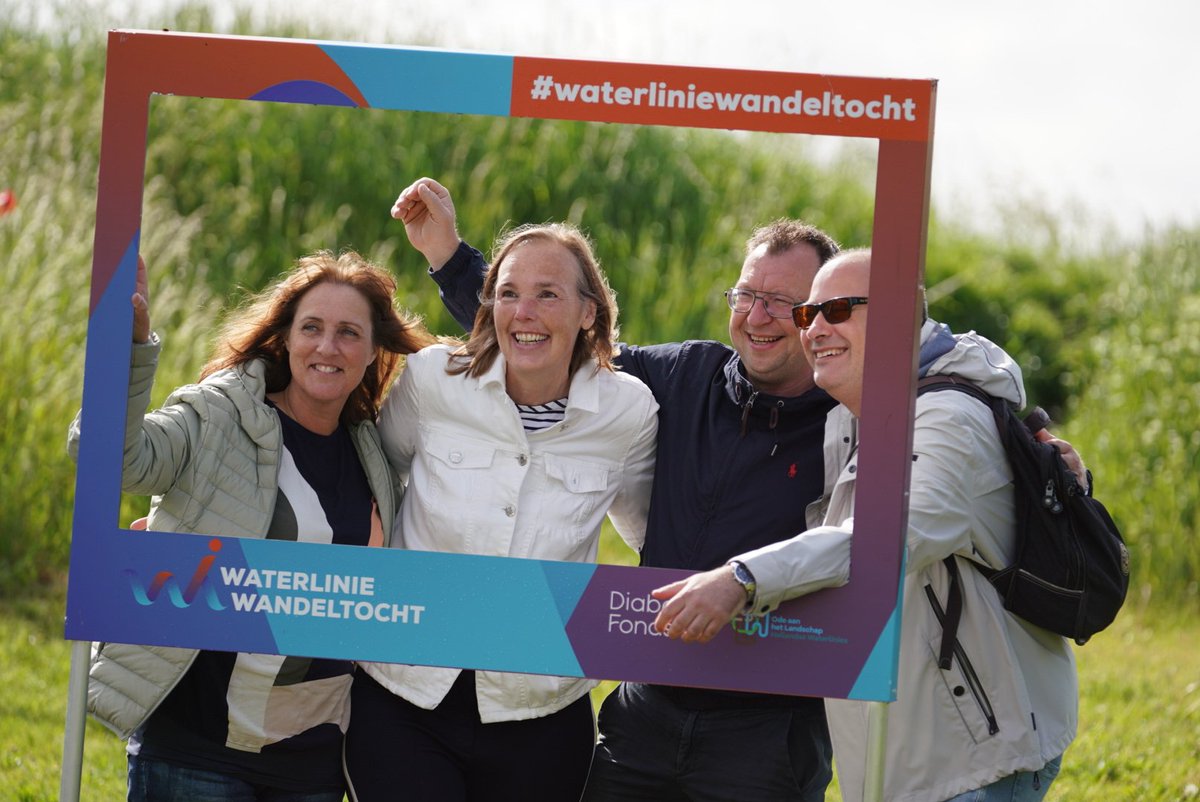 Gisteren was de Waterlinie Wandeltocht aan de Zuiderzee. Alleen maar vrolijke mensen! Dank aan alle partners, vrijwilligers en deelnemers! #wandelen #waterliniewandeltocht #hollandsewaterlinies #stellingvanamsterdam