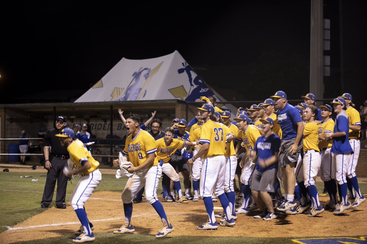 MuleriderSports's tweet photo. 🎉 Let’s party inside Walker Stadium next weekend, shall we? #GoBigBlue

🚨The matchup is set⬇️

(2) Southern Arkansas &amp; (5) Augustana in a best-of-3 series from Magnolia for Central Region bragging rights &amp; a berth to the @NCAADII World Series‼️

WE WILL SEE YOU FRIDAY NIGHT‼️🤩 https://t.co/AsGR98l2GN