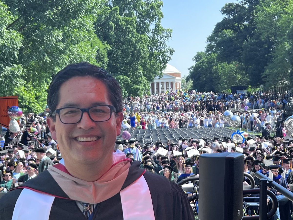 pres_hernandez's tweet photo. Congratulations @UVASCPS Class of 2022! We π§‘ππ§‘ you. #wahoowa #finalexercises https://t.co/gjVQkOgrJQ
